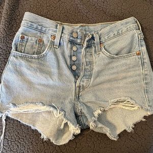 Perfect quality Levi’s jean shorts, my fav jeans but too small